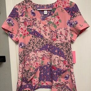 Betsey Johnson Floral Garden Pink Floral Scrub Top Size Medium NWT